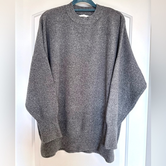 Abercrombie & Fitch Sweaters - Abercrombie & Fitch Split Hem Business Casual Crewneck Sweater size Large